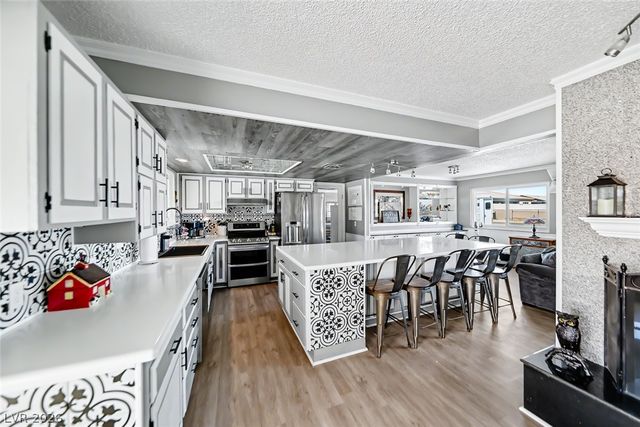 285 East Shelbourne Avenue, Las Vegas, NV 89123