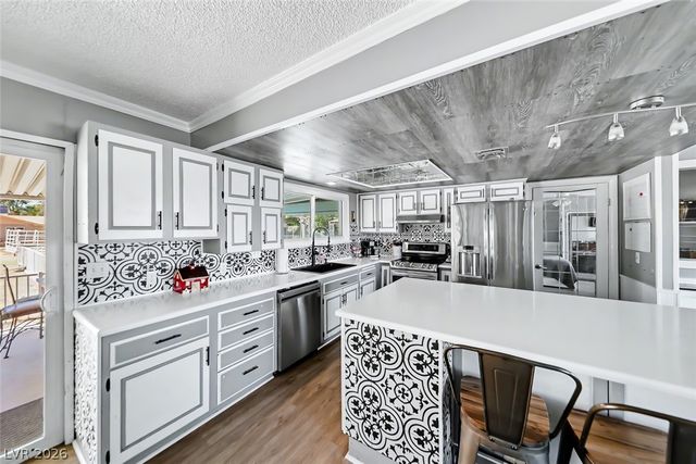 285 East Shelbourne Avenue, Las Vegas, NV 89123