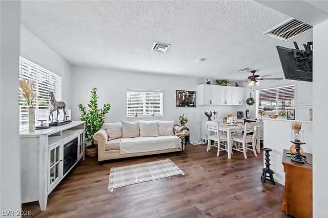 285 East Shelbourne Avenue, Las Vegas, NV 89123