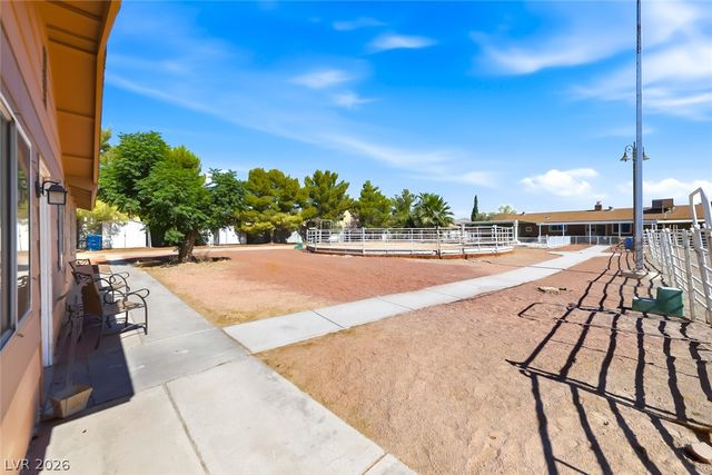 285 East Shelbourne Avenue, Las Vegas, NV 89123