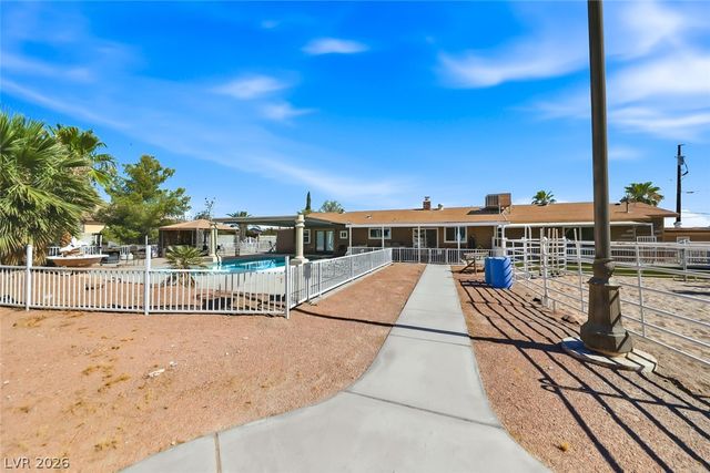 285 East Shelbourne Avenue, Las Vegas, NV 89123