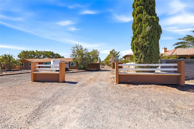 285 East Shelbourne Avenue, Las Vegas, NV 89123