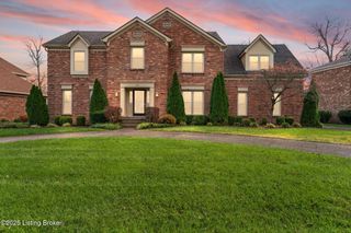 305 Lake Forest Pkwy, Louisville, KY 40245