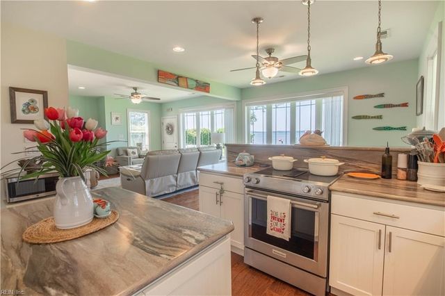 5084 Weaver LN, Gloucester, VA 23061