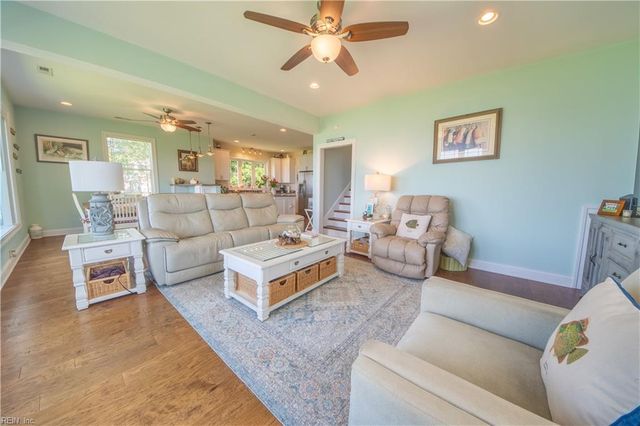 5084 Weaver LN, Gloucester, VA 23061