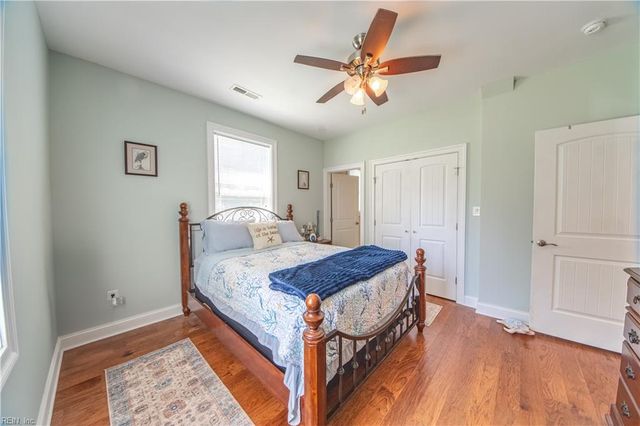 5084 Weaver LN, Gloucester, VA 23061