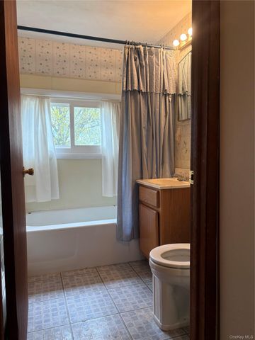 2 Dwarf Lane, Wantagh, NY 11793