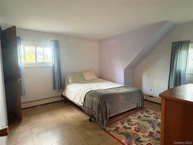 2 Dwarf Lane, Wantagh, NY 11793