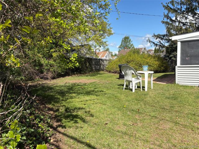 2 Dwarf Lane, Wantagh, NY 11793