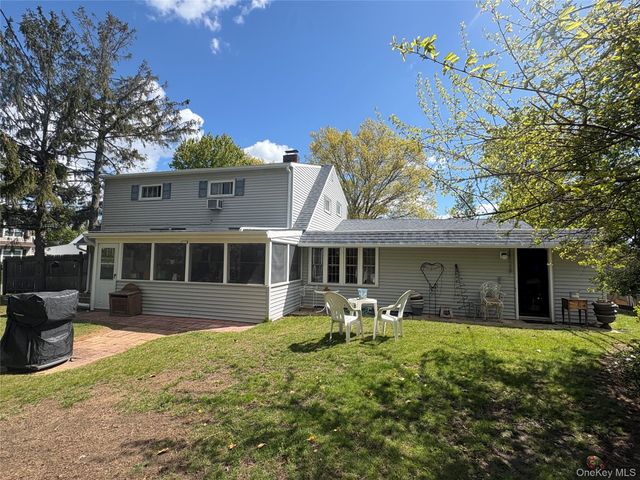 2 Dwarf Lane, Wantagh, NY 11793