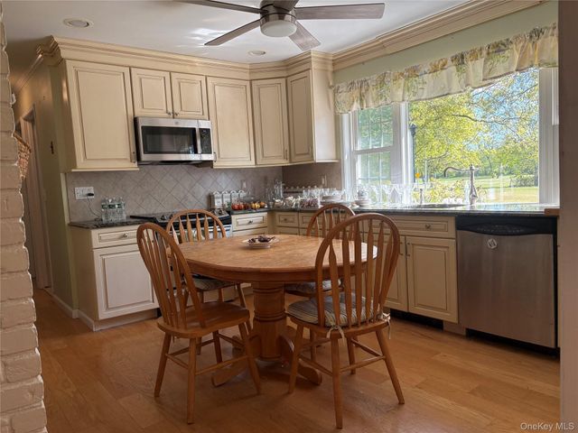 2 Dwarf Lane, Wantagh, NY 11793