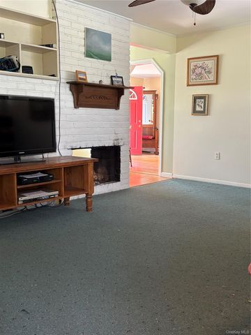 2 Dwarf Lane, Wantagh, NY 11793