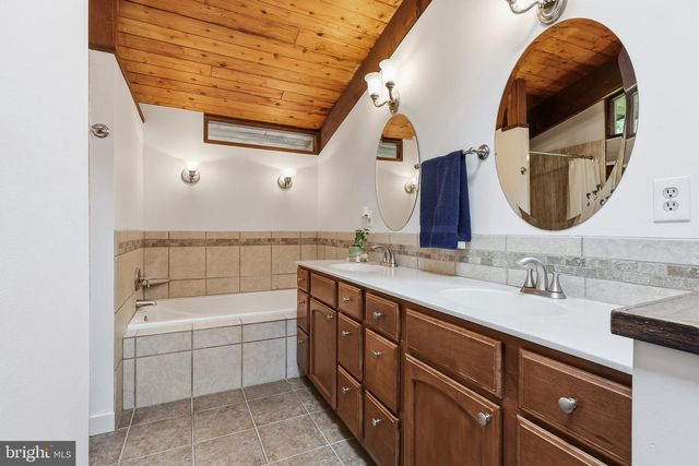 6445 STEEPLE CHASE LN, Manassas, VA 20111