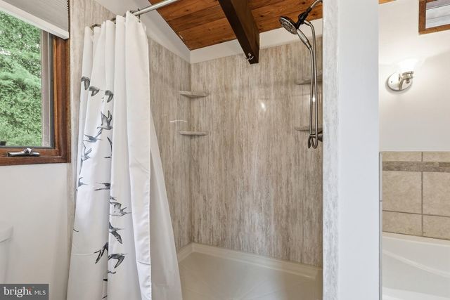 6445 STEEPLE CHASE LN, Manassas, VA 20111