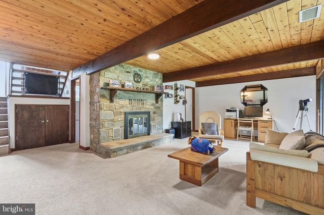 6445 STEEPLE CHASE LN, Manassas, VA 20111