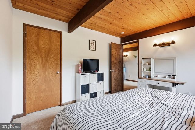 6445 STEEPLE CHASE LN, Manassas, VA 20111