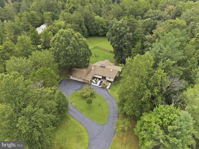 6445 STEEPLE CHASE LN, Manassas, VA 20111