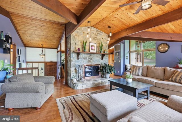6445 STEEPLE CHASE LN, Manassas, VA 20111