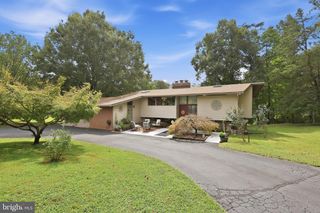 6445 STEEPLE CHASE LN, Manassas, VA 20111