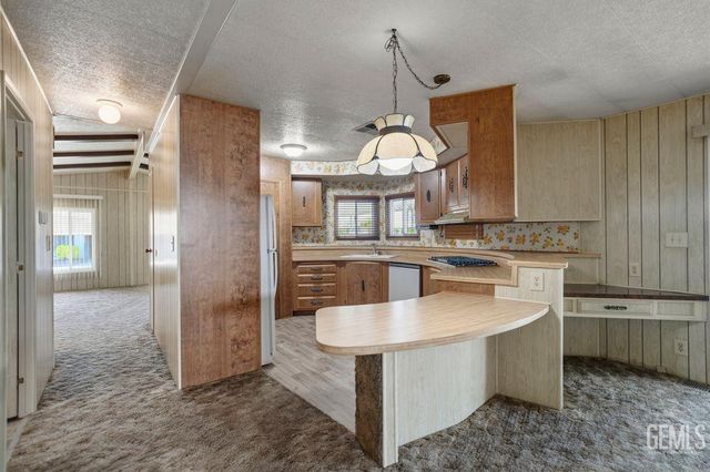 400 E Roberts Lane 70, Bakersfield, CA 93308