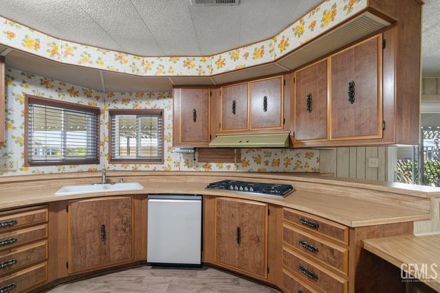 400 E Roberts Lane 70, Bakersfield, CA 93308