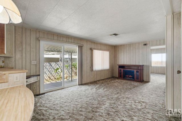 400 E Roberts Lane 70, Bakersfield, CA 93308