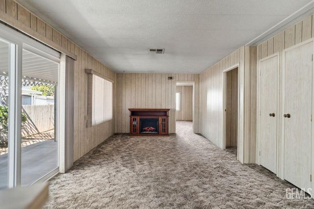 400 E Roberts Lane 70, Bakersfield, CA 93308