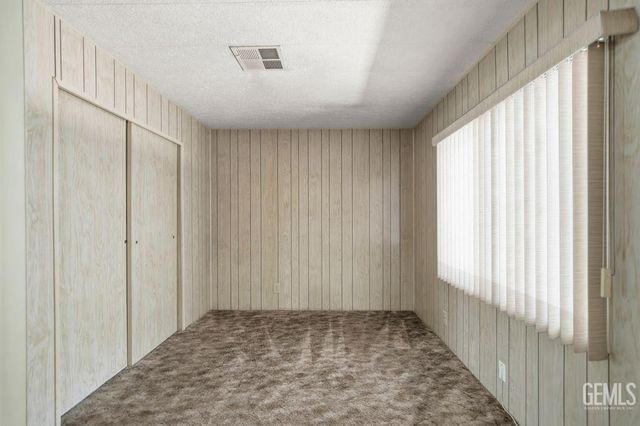 400 E Roberts Lane 70, Bakersfield, CA 93308