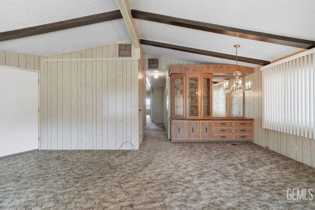 400 E Roberts Lane 70, Bakersfield, CA 93308