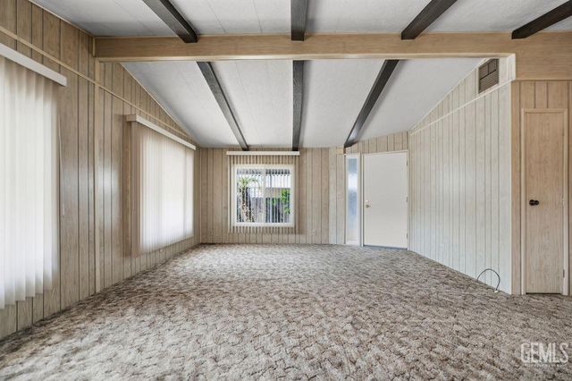 400 E Roberts Lane 70, Bakersfield, CA 93308