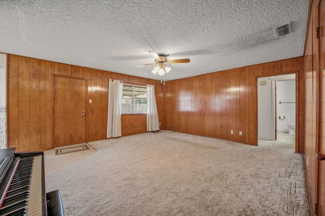 1211 W Cage Street, Stephenville, TX 76401