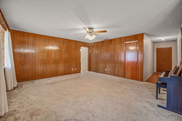 1211 W Cage Street, Stephenville, TX 76401