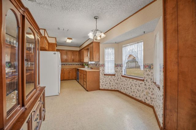 1211 W Cage Street, Stephenville, TX 76401