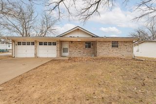 1211 W Cage Street, Stephenville, TX 76401