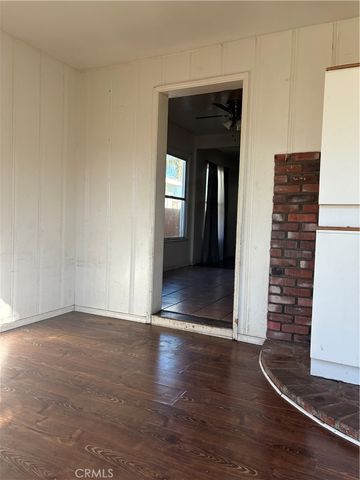 6331 Columbus Avenue, Van Nuys, CA 91411