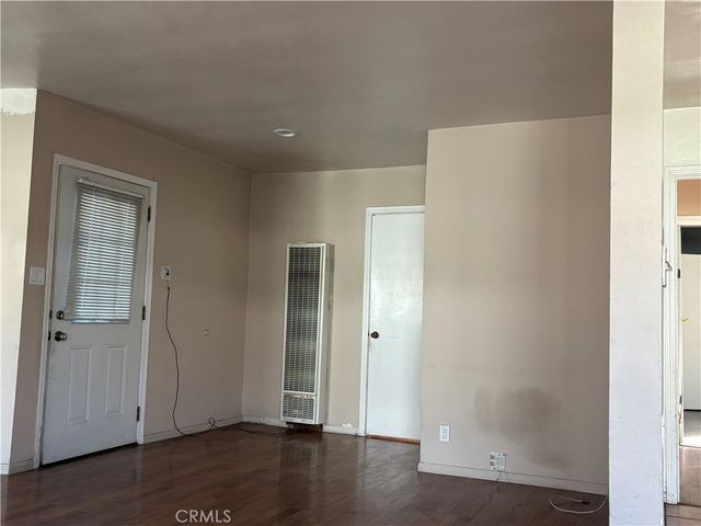 6331 Columbus Avenue, Van Nuys, CA 91411