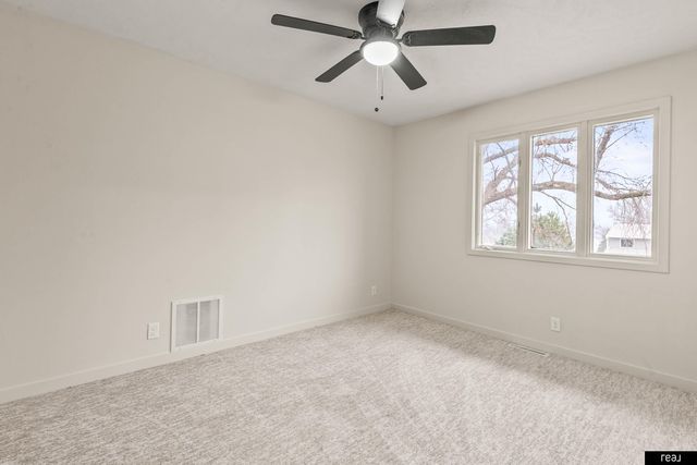 7624 Wirt Street, Omaha, NE 68134