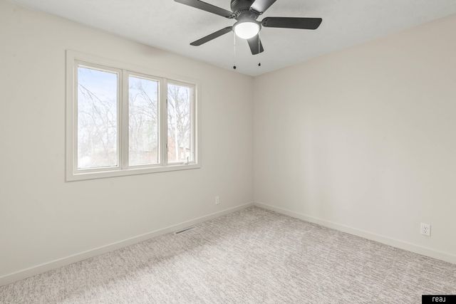 7624 Wirt Street, Omaha, NE 68134