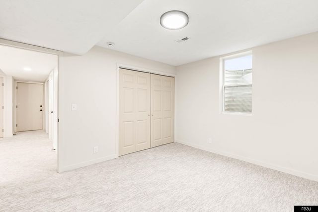 7624 Wirt Street, Omaha, NE 68134