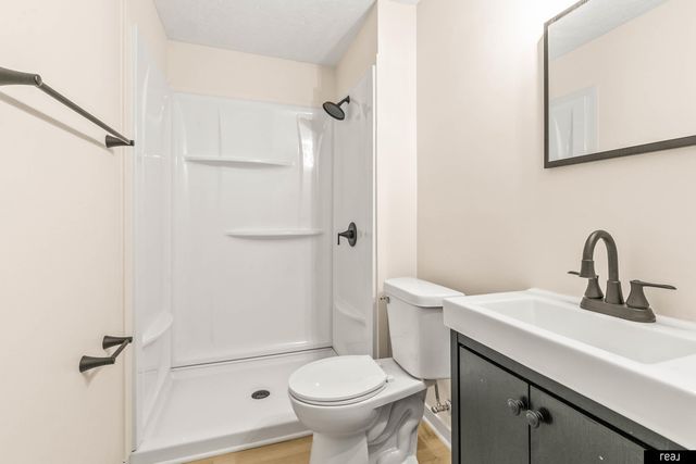 7624 Wirt Street, Omaha, NE 68134