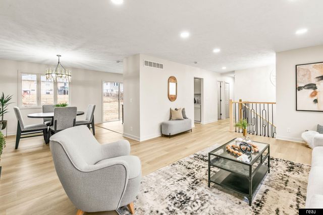 7624 Wirt Street, Omaha, NE 68134