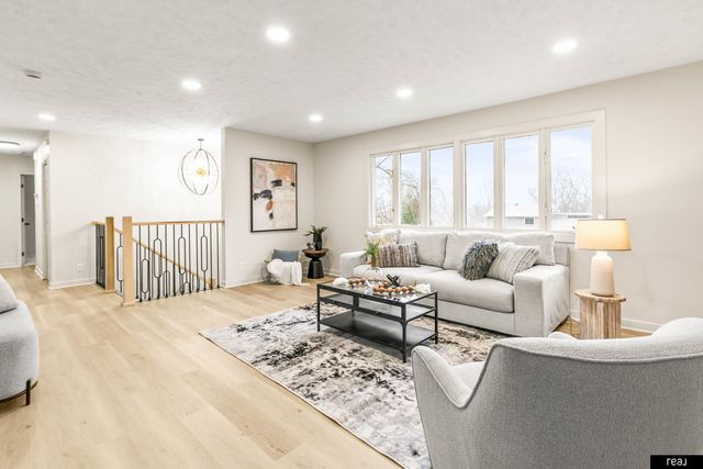 7624 Wirt Street, Omaha, NE 68134