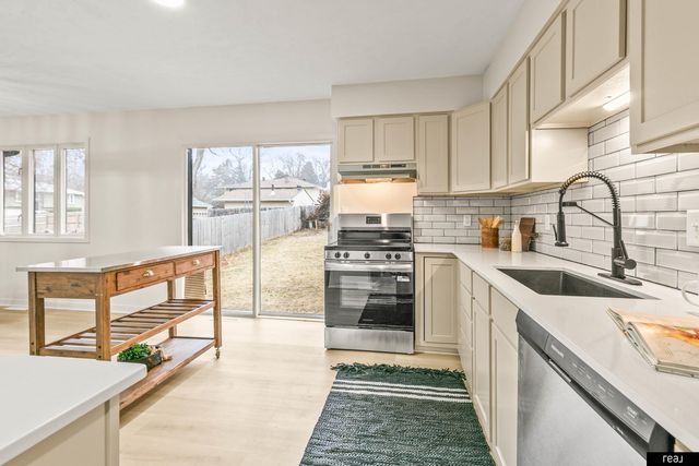 7624 Wirt Street, Omaha, NE 68134