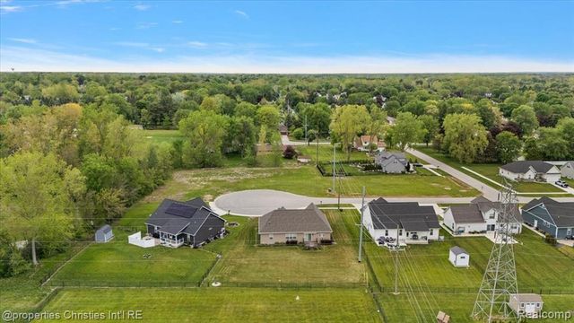 5197 June Drive, Almont, MI 48003