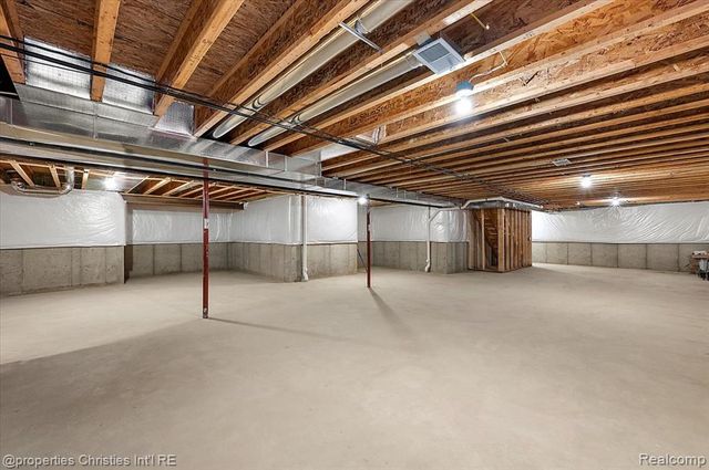 5197 June Drive, Almont, MI 48003