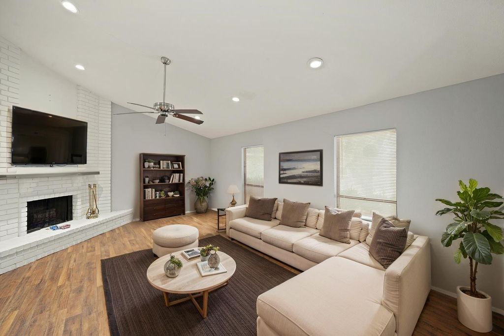 6811 Blue Ridge Drive, Richmond, TX 77469