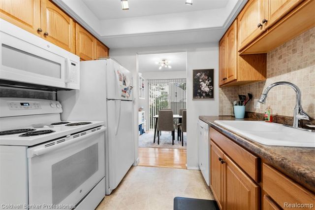 35766 Union Lake Road, Harrison Twp, MI 48045
