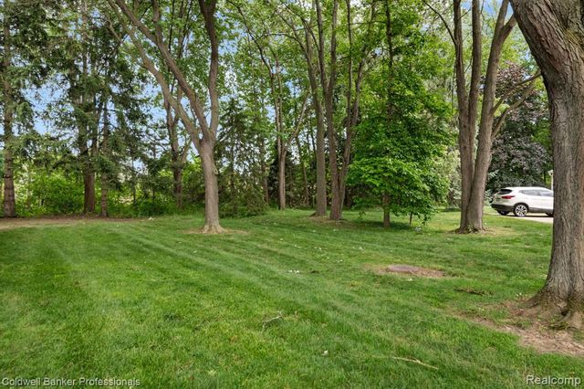35766 Union Lake Road, Harrison Twp, MI 48045
