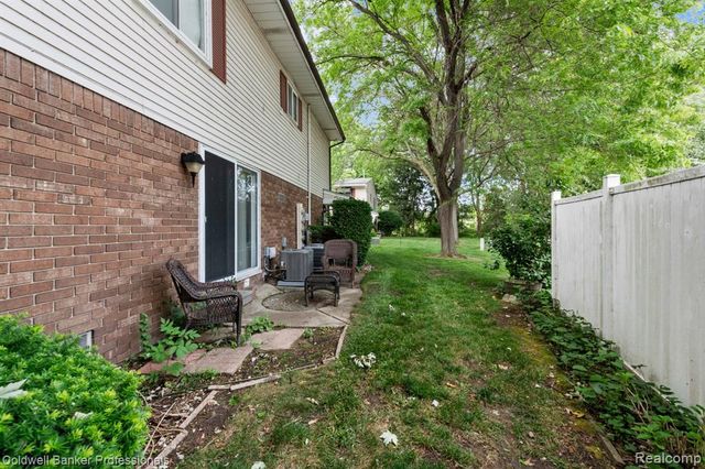 35766 Union Lake Road, Harrison Twp, MI 48045