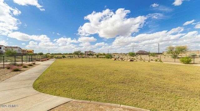 14766 W GRAY FOX Trail, Surprise, AZ 85387